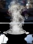 8695340-steam-rising-off-a-boiling-pot